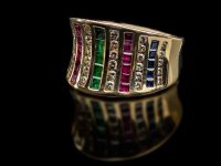 Gold Ring mit Diamanten, Rubinen…